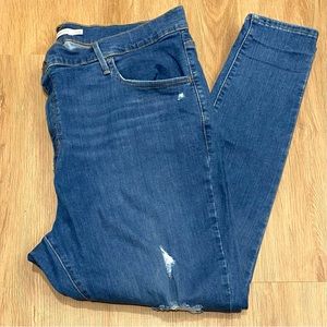 Levi’s 720 High Rise Super Skinny Medium Wash Distressed Jeans Size 20